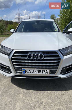 Внедорожник / Кроссовер Audi Q7 2017 в 