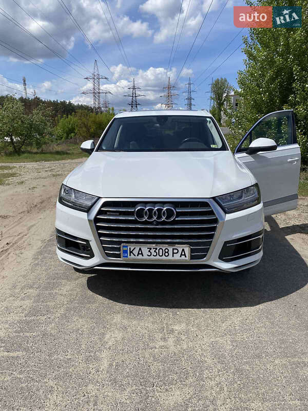 Позашляховик / Кросовер Audi Q7 2017 в Києві