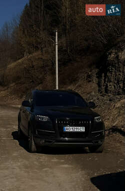 Позашляховик / Кросовер Audi Q7 2011 в 