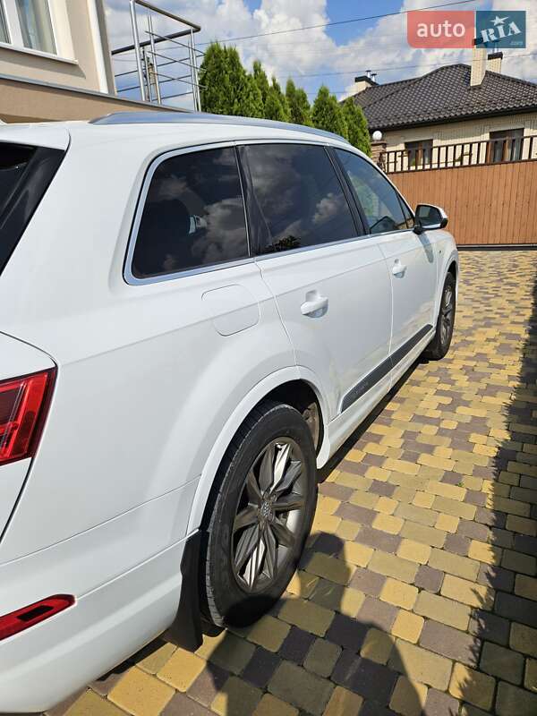 Внедорожник / Кроссовер Audi Q7 2016 в Хмельницком