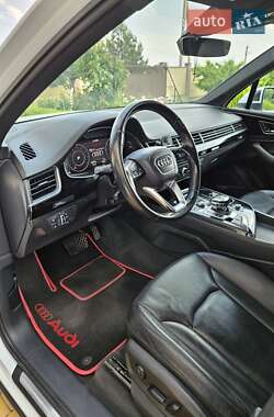 Внедорожник / Кроссовер Audi Q7 2016 в 