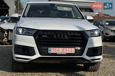 Внедорожник / Кроссовер Audi Q7 2017 в 