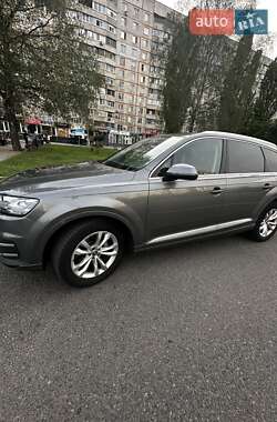 Внедорожник / Кроссовер Audi Q7 2017 в 