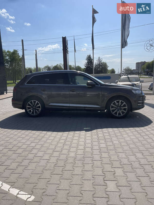 Внедорожник / Кроссовер Audi Q7 2016 в Хмельницком