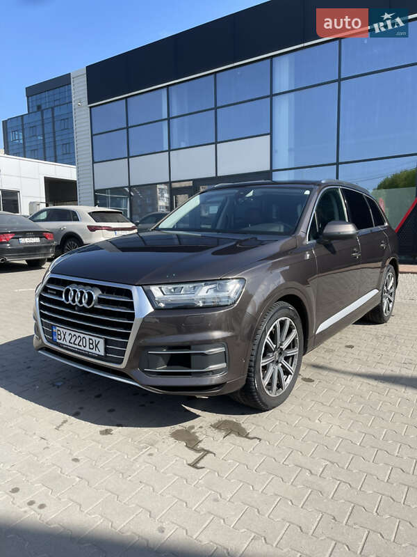Внедорожник / Кроссовер Audi Q7 2016 в Хмельницком