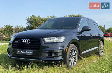 Внедорожник / Кроссовер Audi Q7 2017 в 