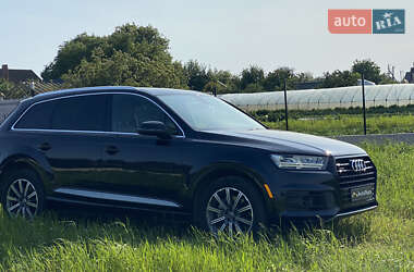 Внедорожник / Кроссовер Audi Q7 2017 в 