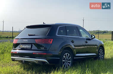 Внедорожник / Кроссовер Audi Q7 2017 в 