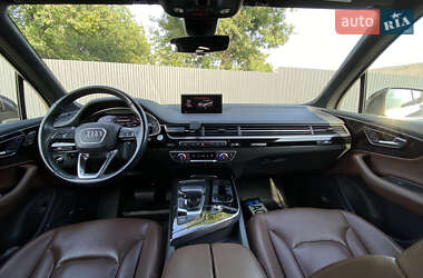 Внедорожник / Кроссовер Audi Q7 2017 в 