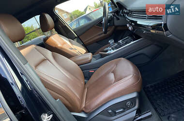 Внедорожник / Кроссовер Audi Q7 2017 в 