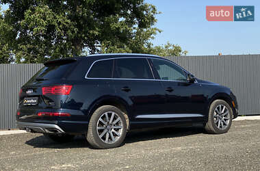 Внедорожник / Кроссовер Audi Q7 2017 в 