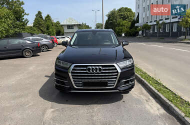 Внедорожник / Кроссовер Audi Q7 2017 в 
