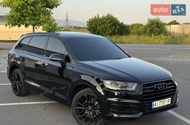 Внедорожник / Кроссовер Audi Q7 2015 в 
