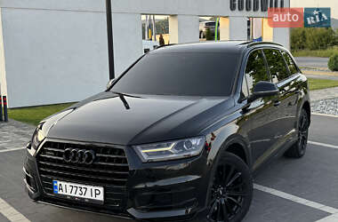 Внедорожник / Кроссовер Audi Q7 2015 в 