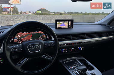 Внедорожник / Кроссовер Audi Q7 2015 в 