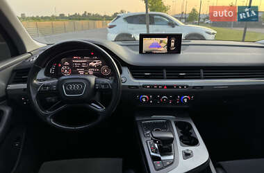 Внедорожник / Кроссовер Audi Q7 2015 в 