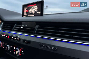 Внедорожник / Кроссовер Audi Q7 2015 в 