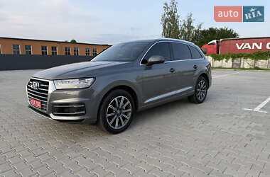 Позашляховик / Кросовер Audi Q7 2017 в 