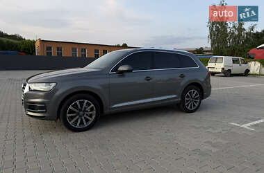 Позашляховик / Кросовер Audi Q7 2017 в 