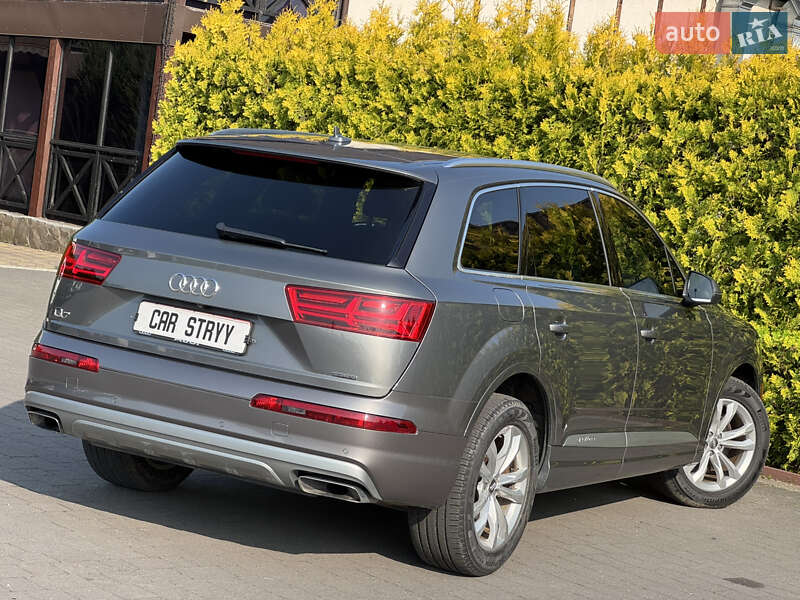 Внедорожник / Кроссовер Audi Q7 2017 в Стрые