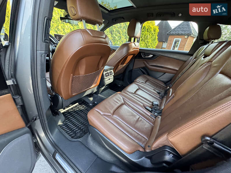 Внедорожник / Кроссовер Audi Q7 2017 в Стрые