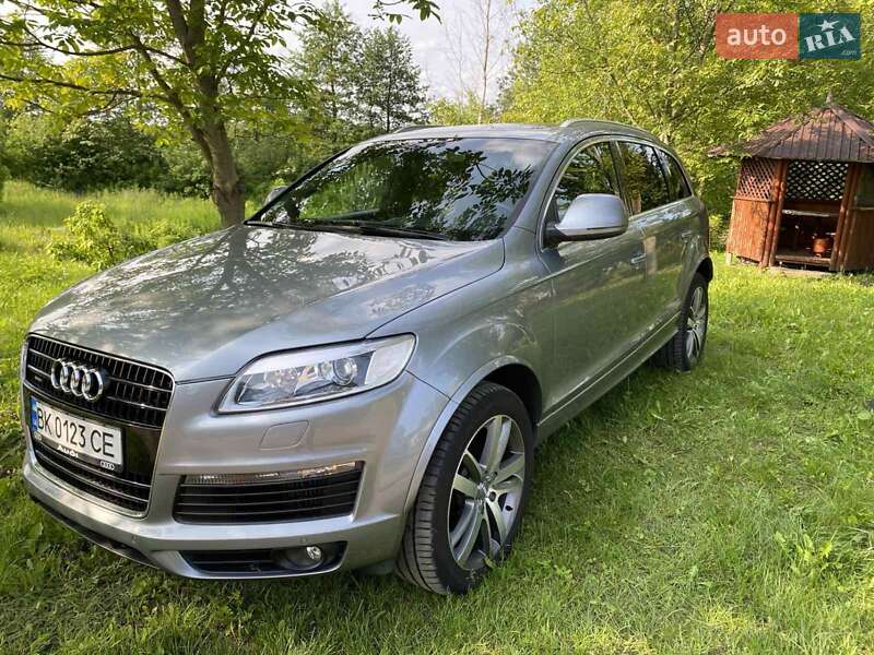 Позашляховик / Кросовер Audi Q7 2007 в 