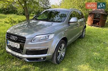 Позашляховик / Кросовер Audi Q7 2007 в 