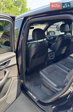 Внедорожник / Кроссовер Audi Q7 2015 в 