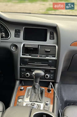 Внедорожник / Кроссовер Audi Q7 2013 в 