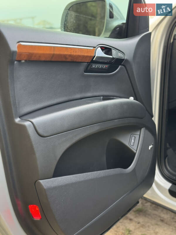 Позашляховик / Кросовер Audi Q7 2013 в Черкасах фото 28 Позашляховик / Кросовер Audi Q7 2013 в Черкасах