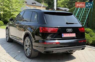 Внедорожник / Кроссовер Audi Q7 2018 в 