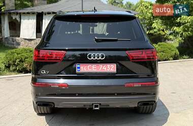 Внедорожник / Кроссовер Audi Q7 2018 в 