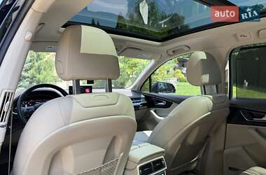 Внедорожник / Кроссовер Audi Q7 2018 в 
