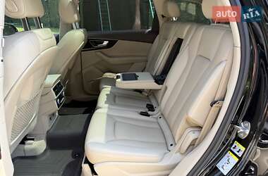 Внедорожник / Кроссовер Audi Q7 2018 в 
