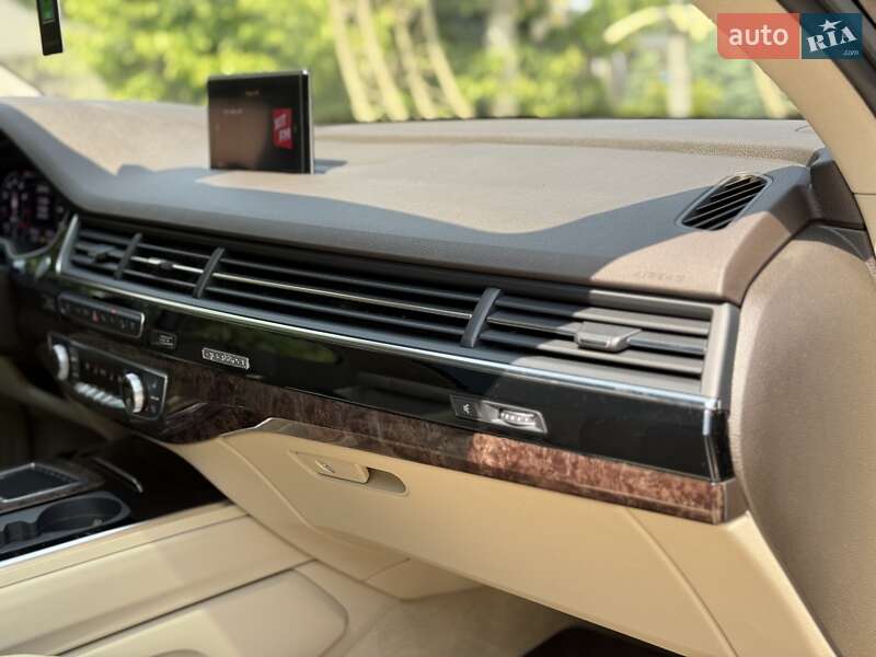 Внедорожник / Кроссовер Audi Q7 2018 в Жовкве