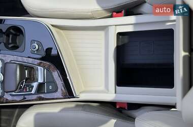 Внедорожник / Кроссовер Audi Q7 2018 в 