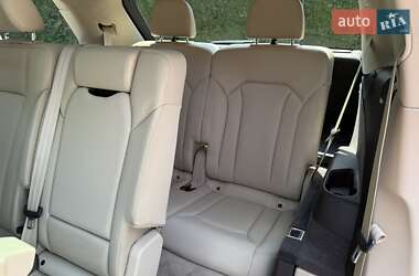 Внедорожник / Кроссовер Audi Q7 2018 в 