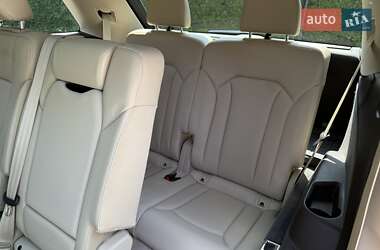 Внедорожник / Кроссовер Audi Q7 2018 в 