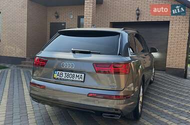 Позашляховик / Кросовер Audi Q7 2017 в 