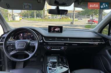 Позашляховик / Кросовер Audi Q7 2017 в 