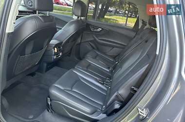 Позашляховик / Кросовер Audi Q7 2017 в 