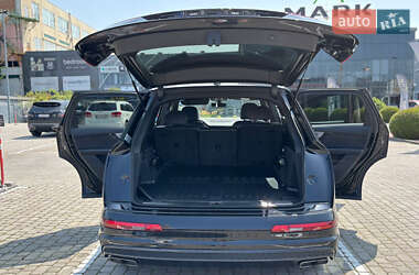 Внедорожник / Кроссовер Audi Q7 2015 в 