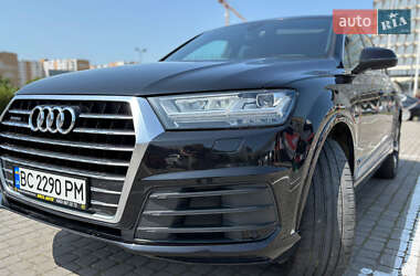 Внедорожник / Кроссовер Audi Q7 2015 в 