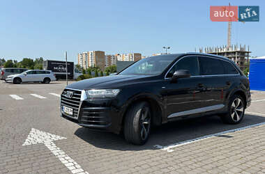 Внедорожник / Кроссовер Audi Q7 2015 в 