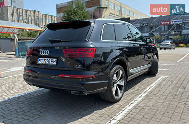 Внедорожник / Кроссовер Audi Q7 2015 в 