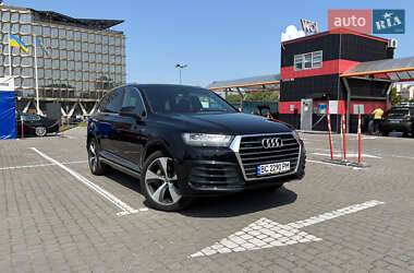 Внедорожник / Кроссовер Audi Q7 2015 в 