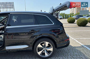 Внедорожник / Кроссовер Audi Q7 2015 в 