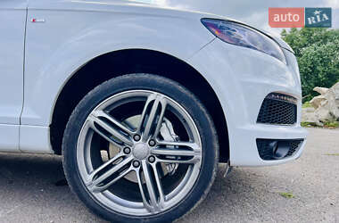 Внедорожник / Кроссовер Audi Q7 2013 в 