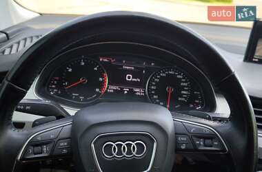 Позашляховик / Кросовер Audi Q7 2015 в 
