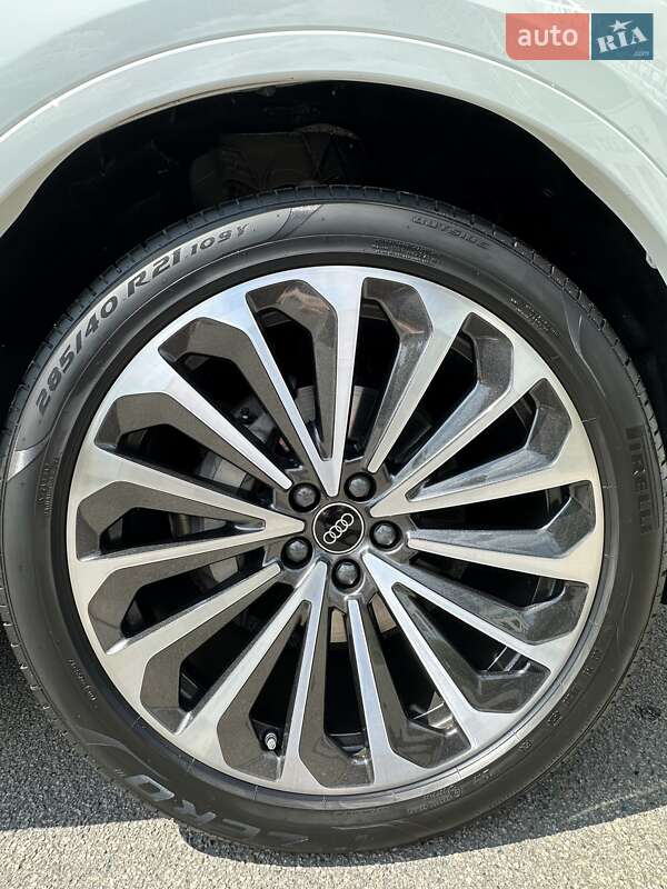 Внедорожник / Кроссовер Audi Q7 2025 в Киеве